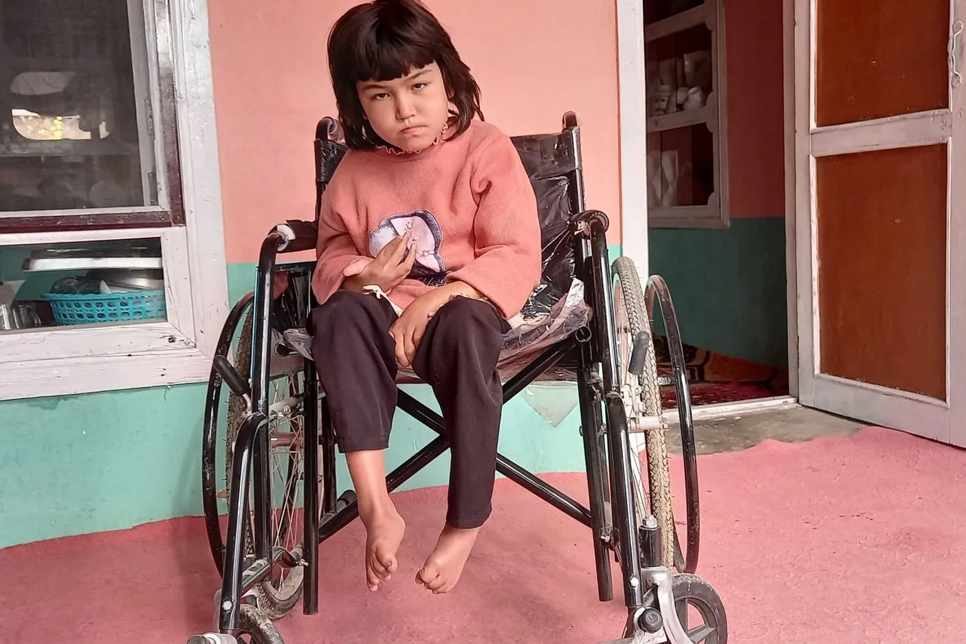 Polio-stricken Zainab's mother: "My daughter contracted polio due to our negligence"