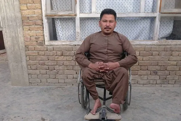Polio Victim: Together We Can Eradicate Polio from the Country
