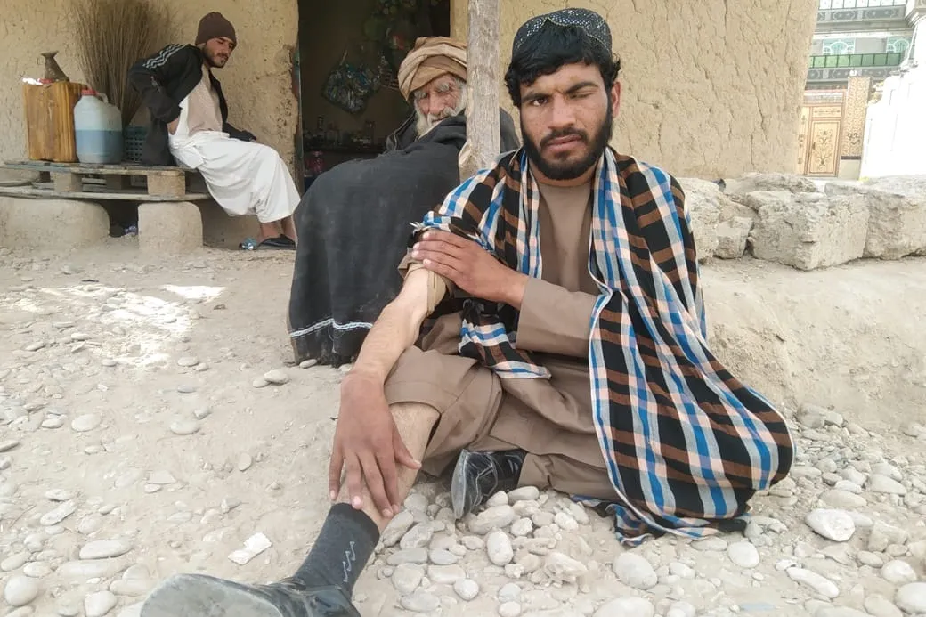 Mirzagul: A youth forced by polio to seek help from others